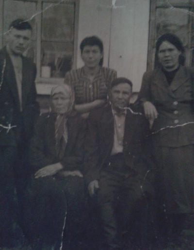 Ануфрий и сестра Александра. ж Елена и Настя с мужем